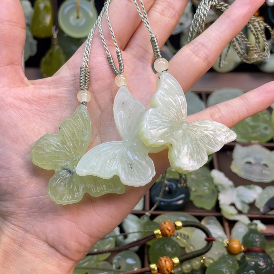 蛇纹石玉未镶嵌颈饰随机发默认微瑕