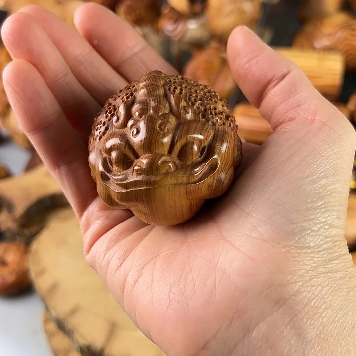崖柏大嘴金蟾小摆件