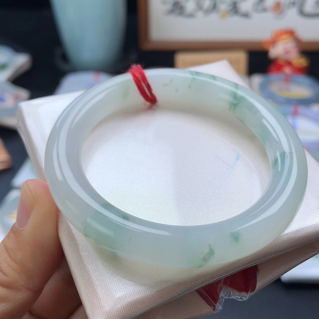 翡翠未镶嵌手镯8号胶质感满满