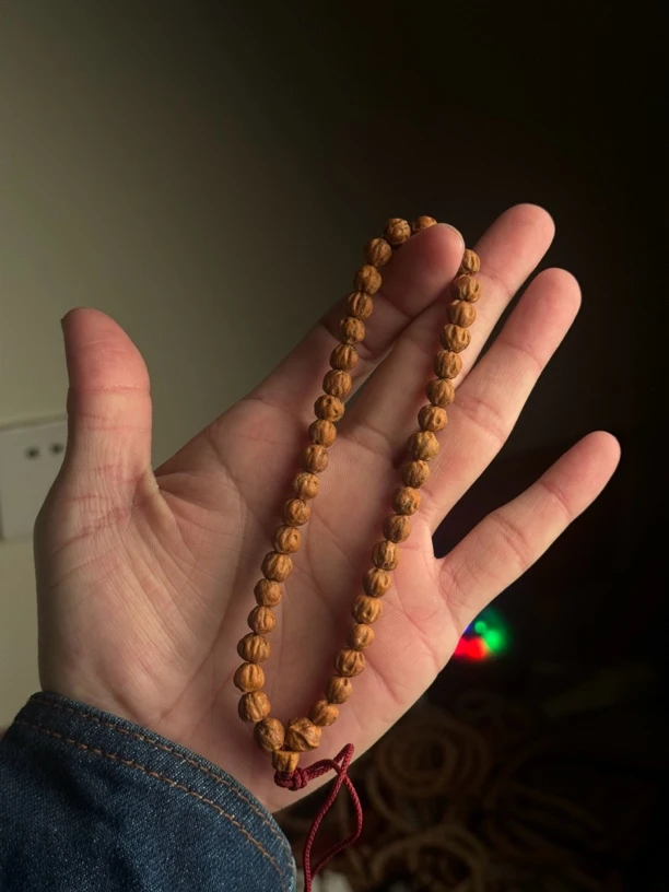 热振柏香籽红油皮原桩顺纹小深坑手持尺寸7.5左右
