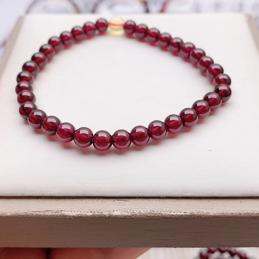 【闪购商品】石榴石手链未镶嵌5.3。   福利款
