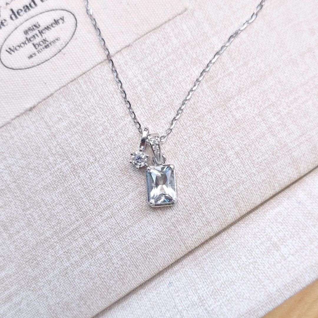 天然海蓝宝石原矿海蓝宝项链吊坠叠戴小方糖温柔礼物925银