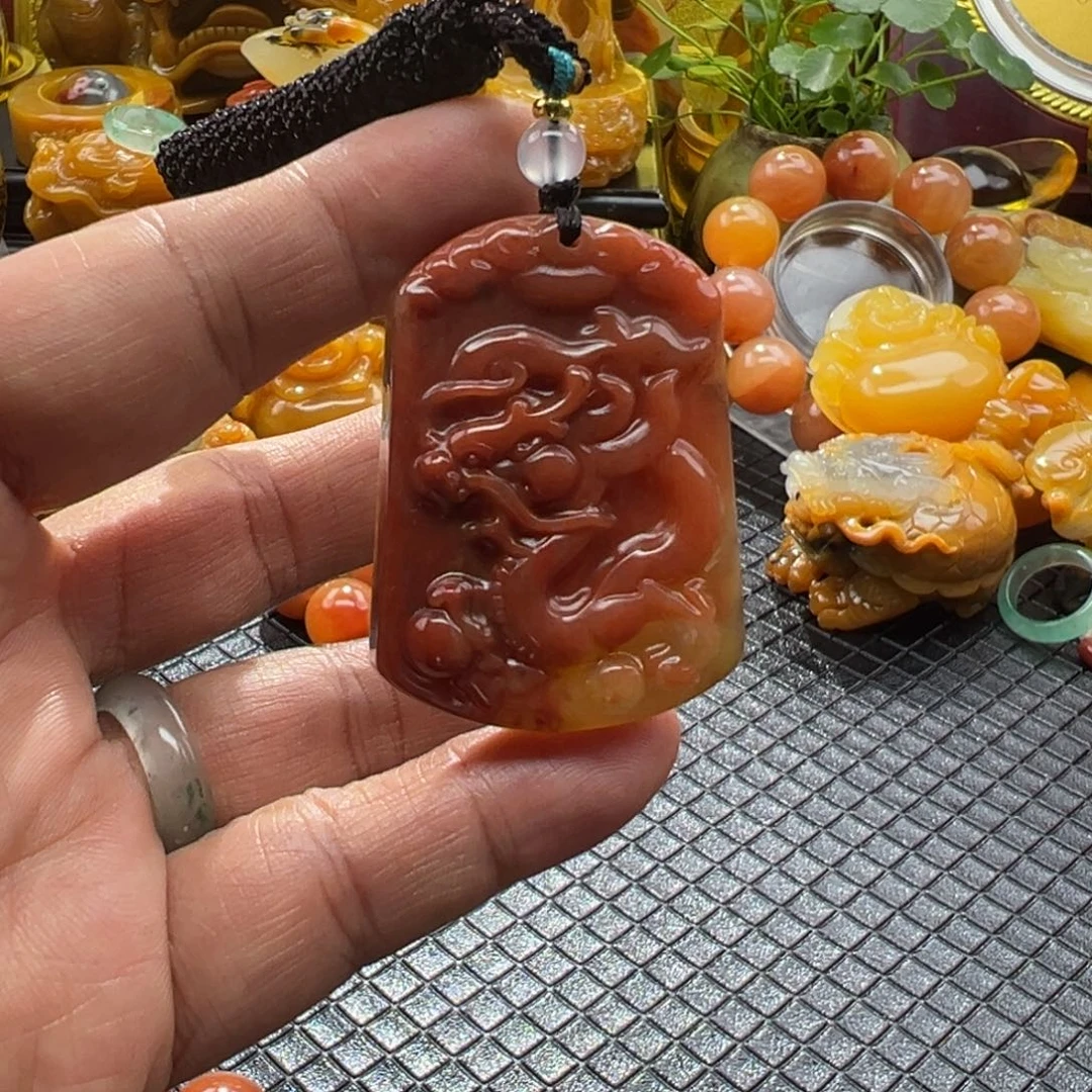 石英质玉未镶嵌颈饰