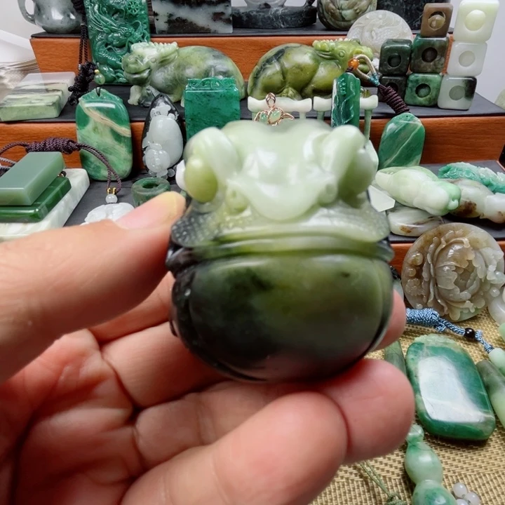 独山玉未镶嵌珠宝半成品