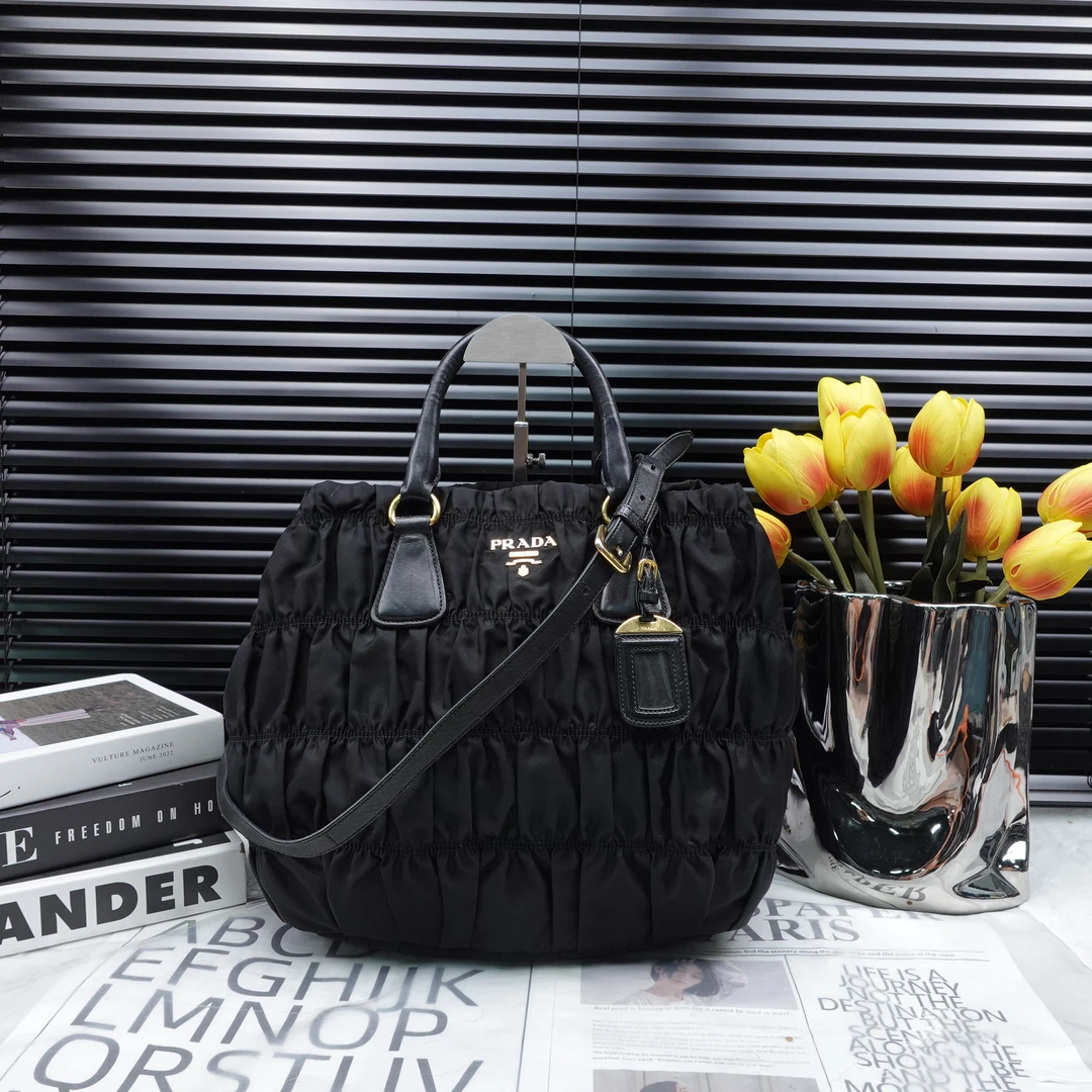 95新 Prada/普拉达 单肩包/T10247502