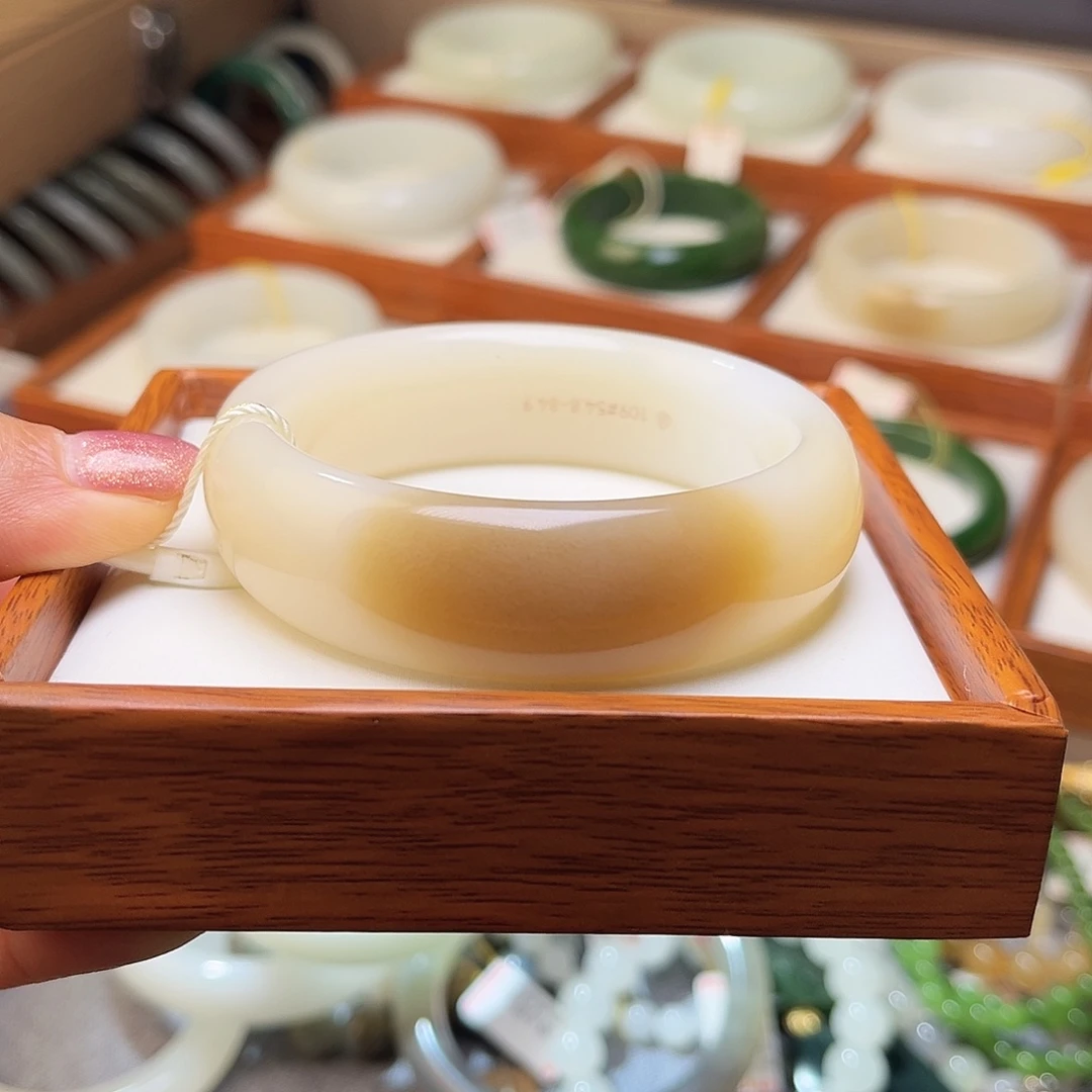 和田玉未镶嵌手镯54.8