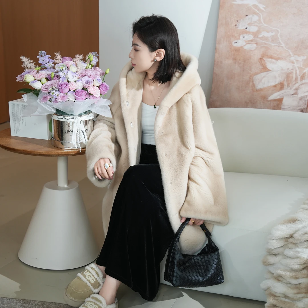 《冬至》傲世夫人美国AME宝嘉美皮水貂连帽皮草外套