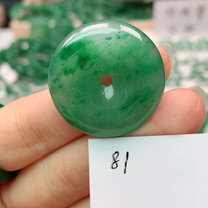 石英质玉颈饰未镶嵌