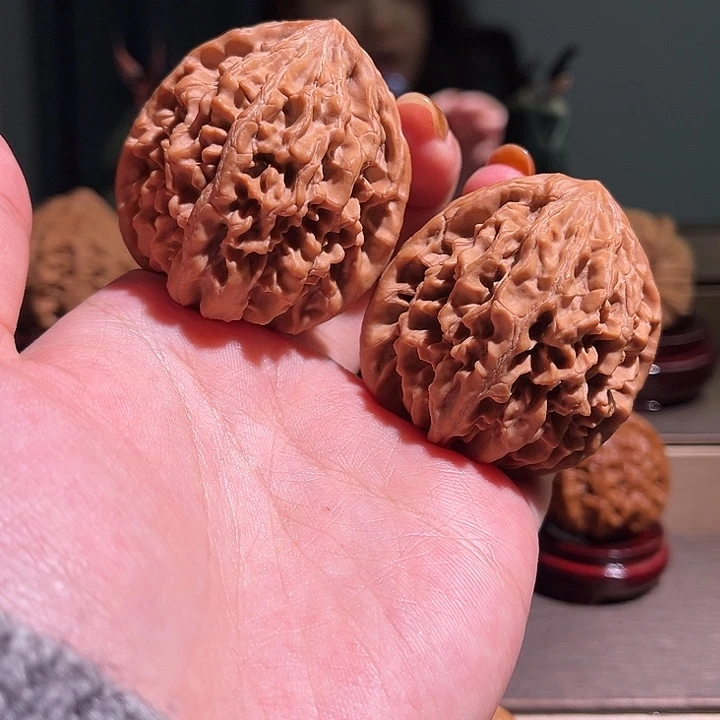 文玩核桃吊坠招财鼠