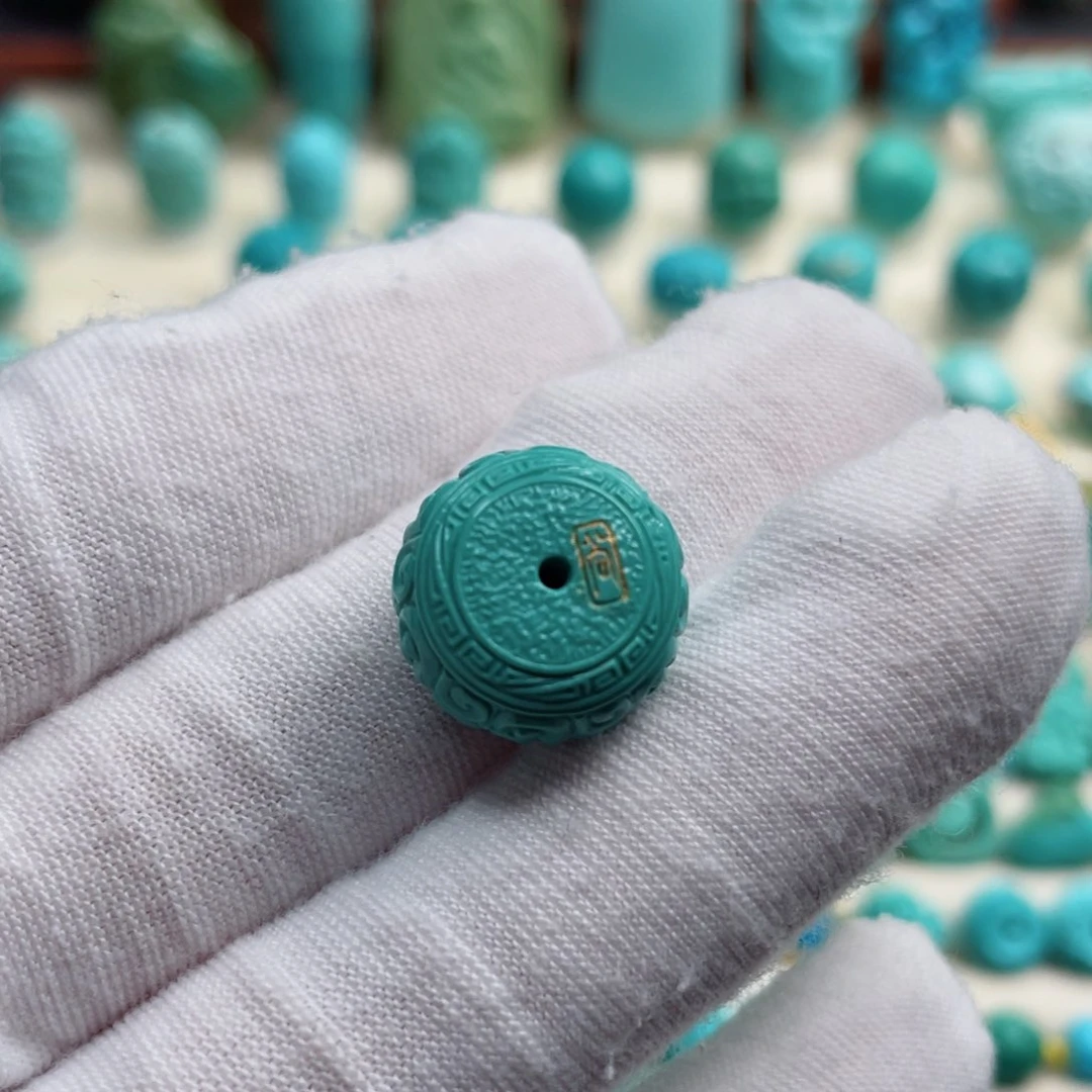 未镶嵌绿松石珠宝奇石