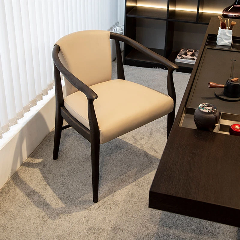 新款简约意式餐椅极简实木真皮家用轻奢感设计师北欧洽谈太师椅子
