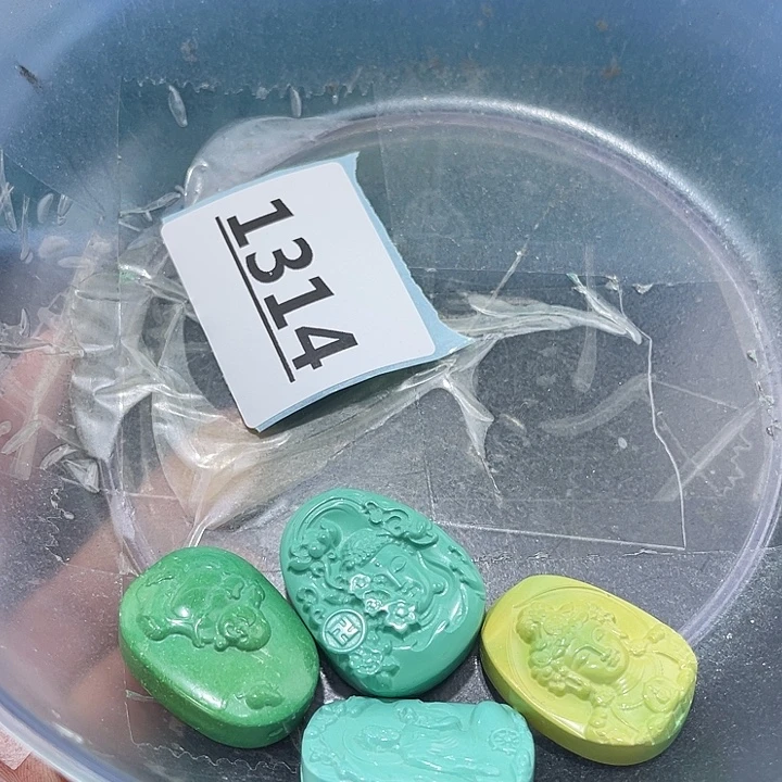 菱锰矿未镶嵌珠宝半成品