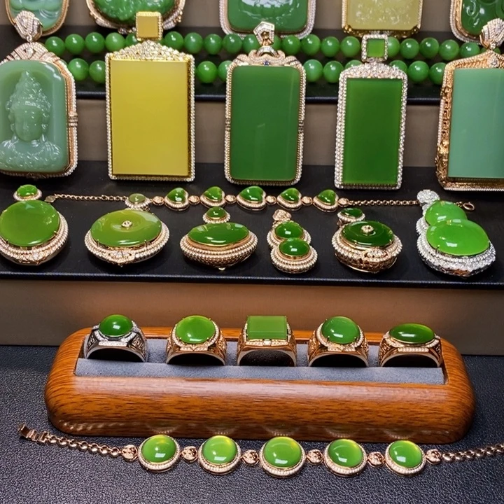 吊坠(不含链)18K金镶嵌和田玉