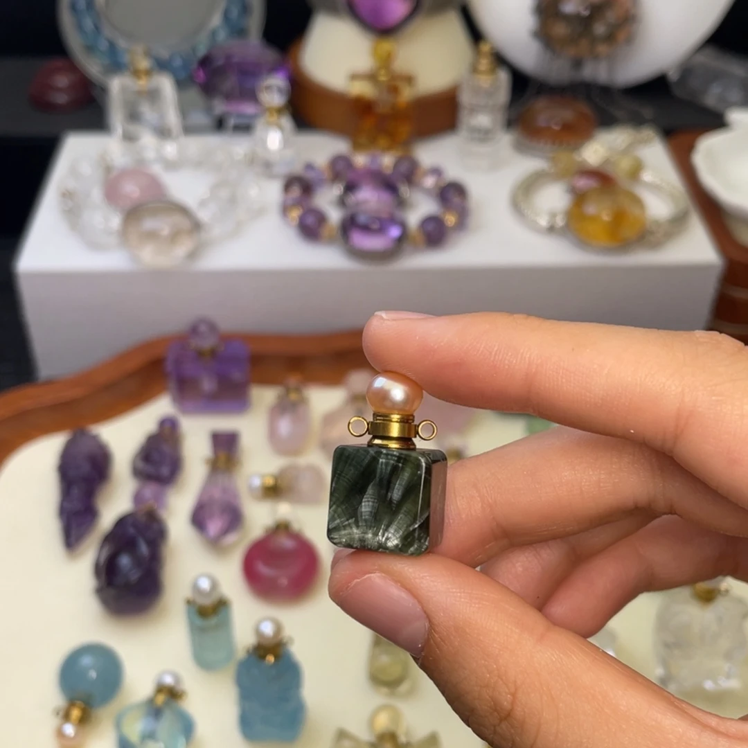 春***开未镶嵌颈饰水晶天然水晶吊坠048