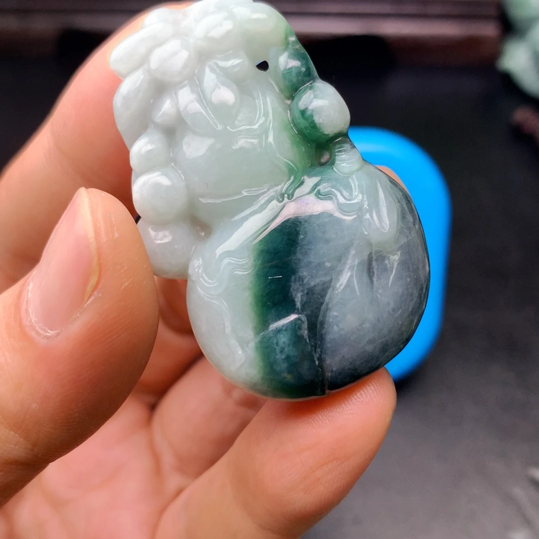 翡翠未镶嵌颈饰翡翠首饰和翡翠珠宝