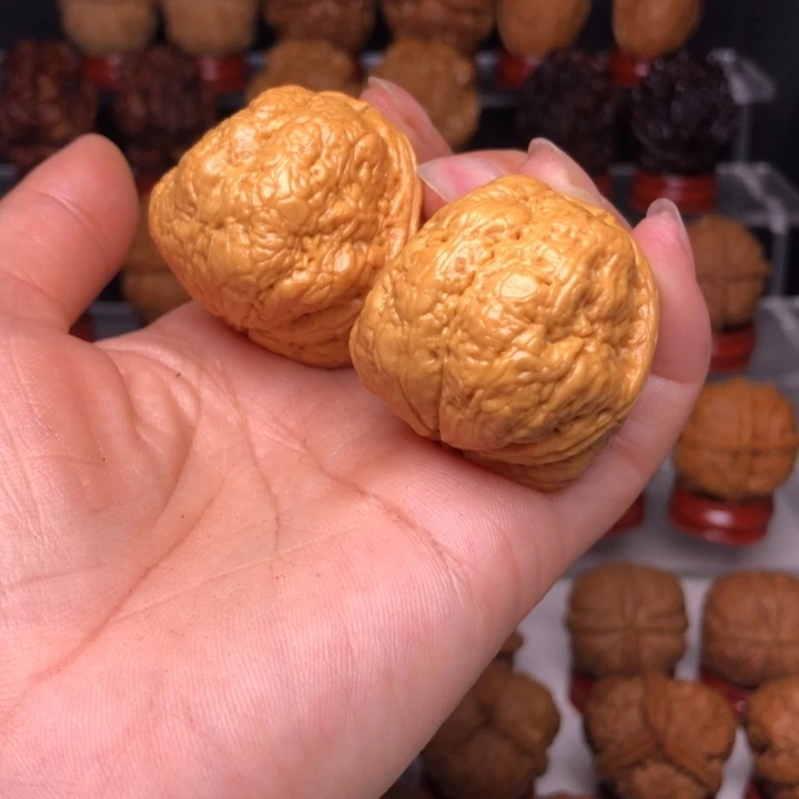 文玩核桃吊坠29平头蟾