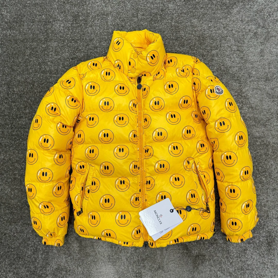 全新未使用 MONCLER nz 黄色笑脸联名双面穿羽绒服 0码 10195053