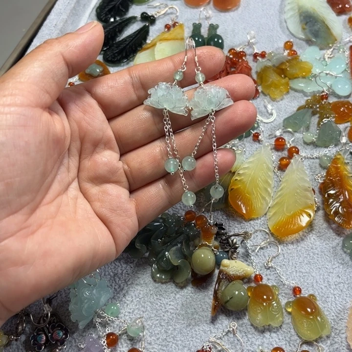 蛇纹石玉合金耳饰
