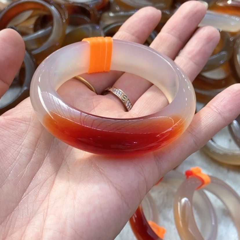 【闪购商品】手镯玛瑙/玉髓未镶嵌小*呀