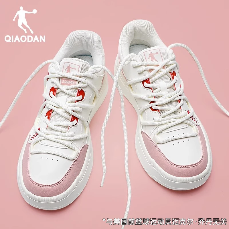 乔丹低帮板鞋女鞋2025春季新款休闲鞋子红色厚底小白鞋运动鞋女款