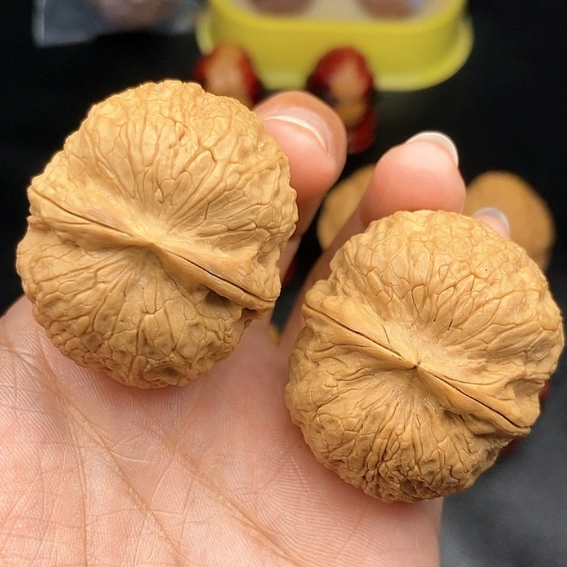 【闪购商品】把件文玩核桃40尺牡丹绣球51.6克