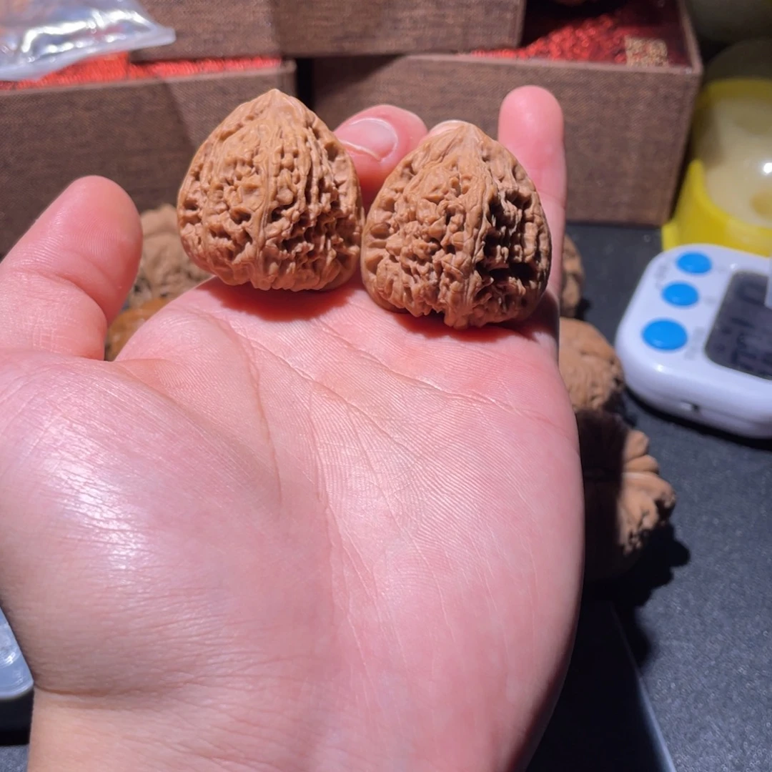 文玩核桃吊坠三角疆