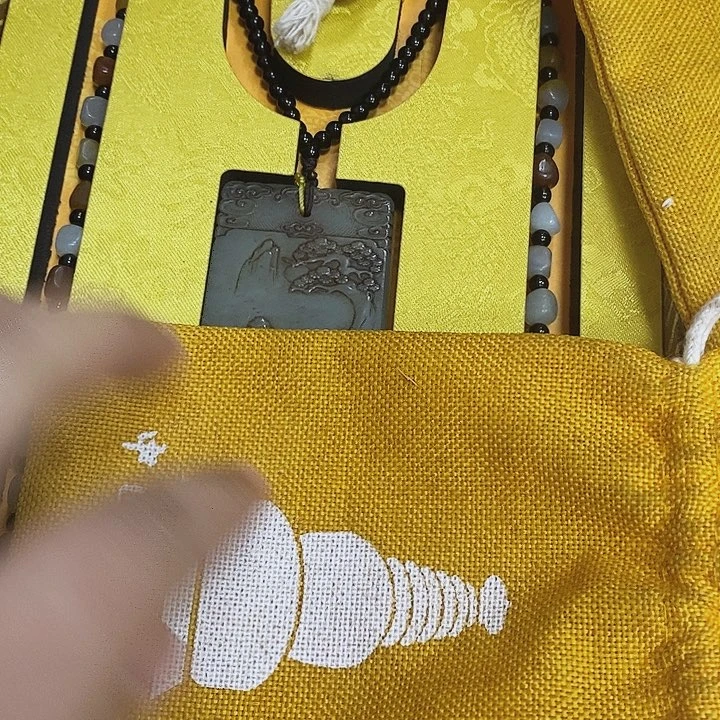 织绣哈哈哈哈哈吃吃