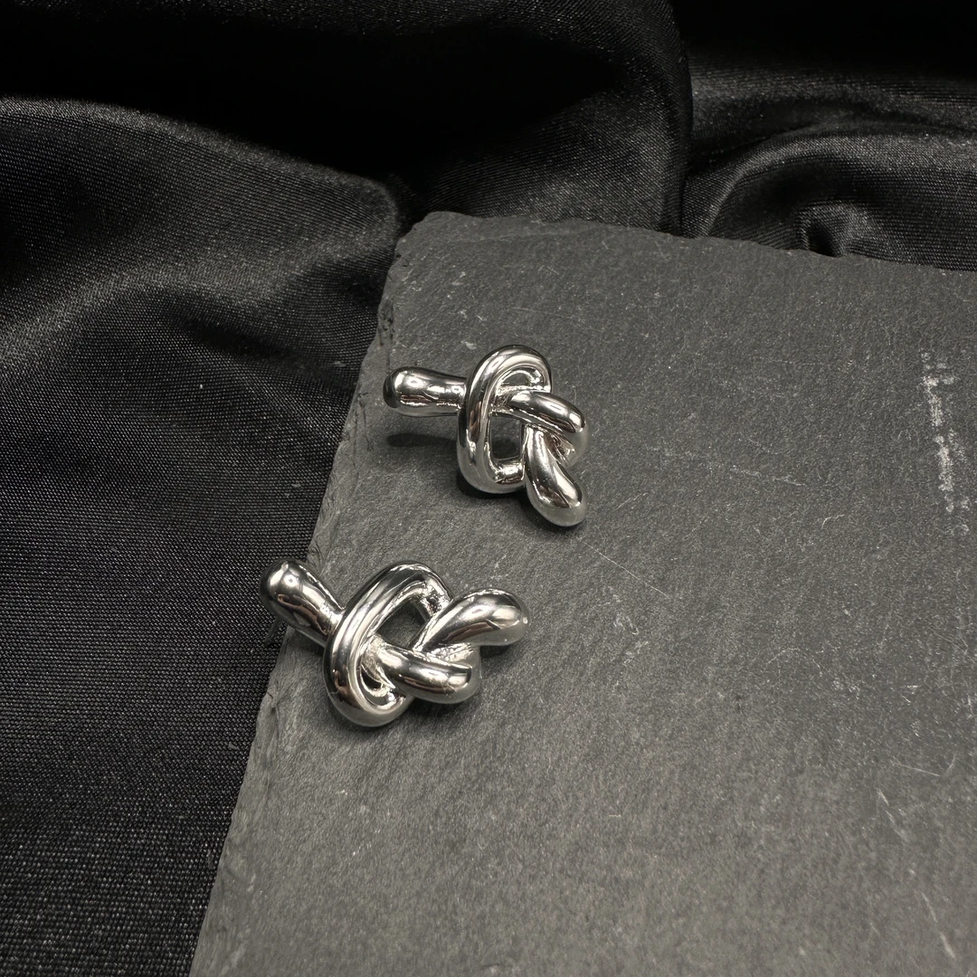 钛钢耳饰 0716 Acc- 592 百搭小众设计感前卫超酷纽结耳饰