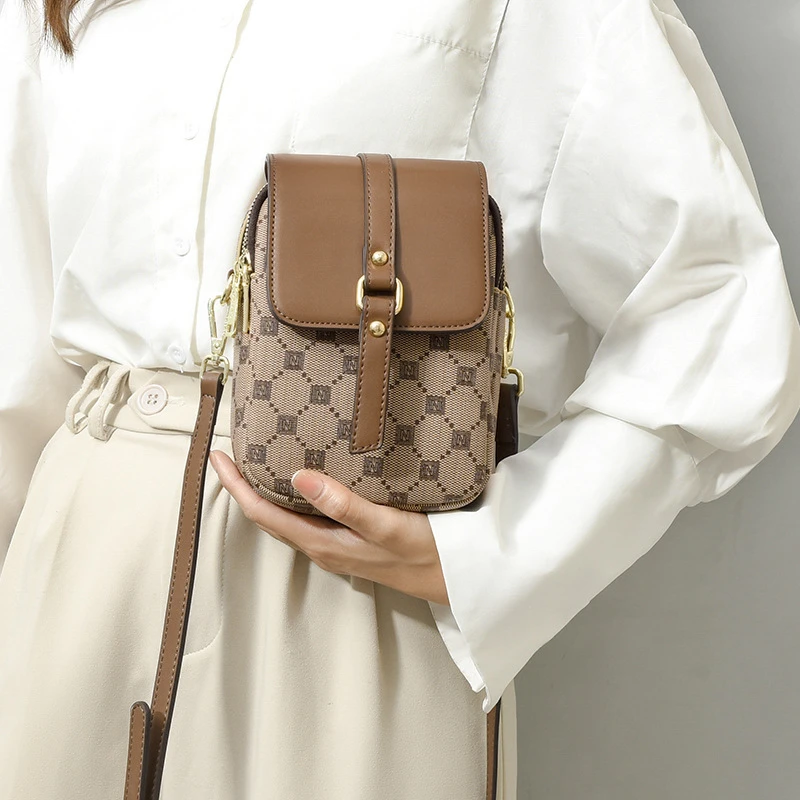 【万达撤柜】高端奢侈品手机包女2025新款小包包女高级感时尚印适用