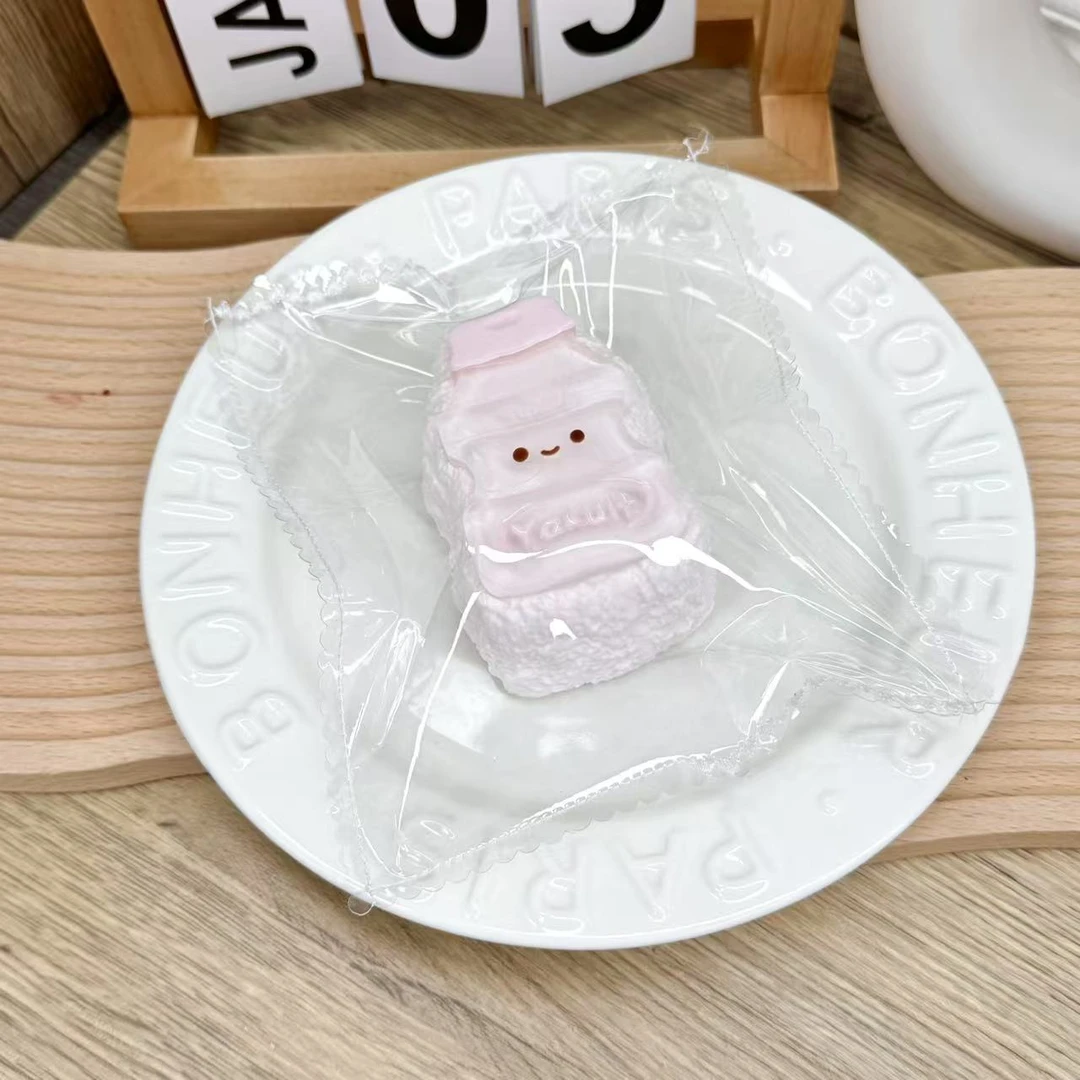 【草莓果冻益力多酸奶瓶】硅胶捏捏乐解压玩具