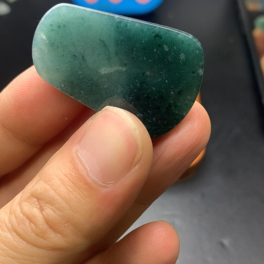 翡翠未镶嵌颈饰翡翠首饰和翡翠珠宝