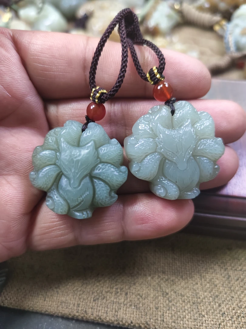 精雕九尾狐古风玉石挂件拍一发一