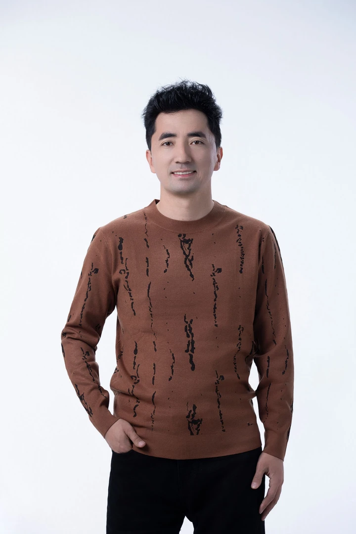 ADILJAN ABROY（**33333**男士长袖卫衣