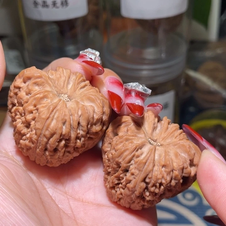 桃核把件 42