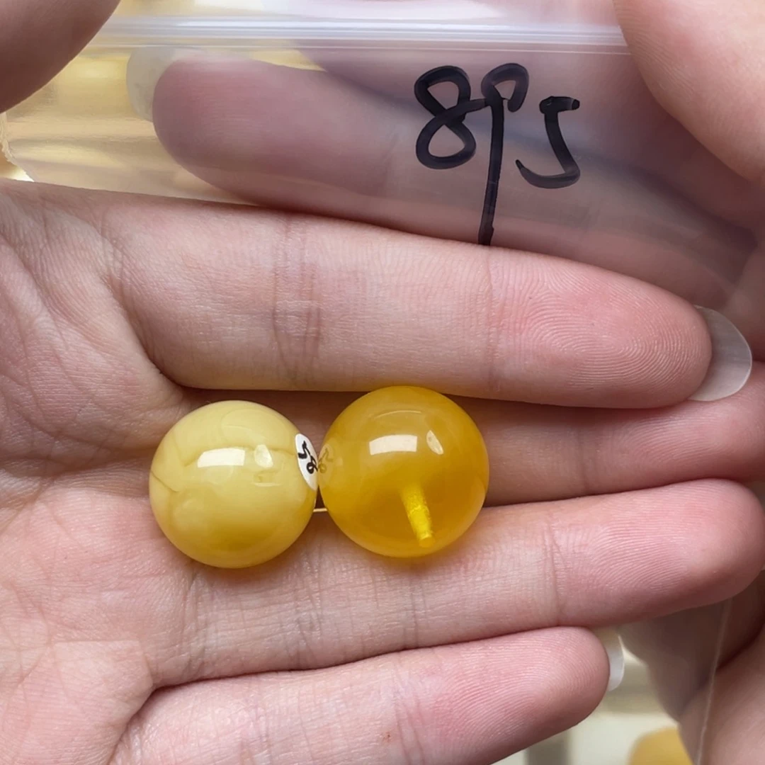 未镶嵌蜜蜡裸石陌*蜜蜡