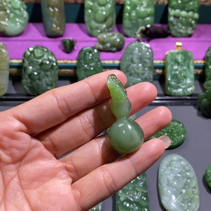 未镶嵌和田玉挂件