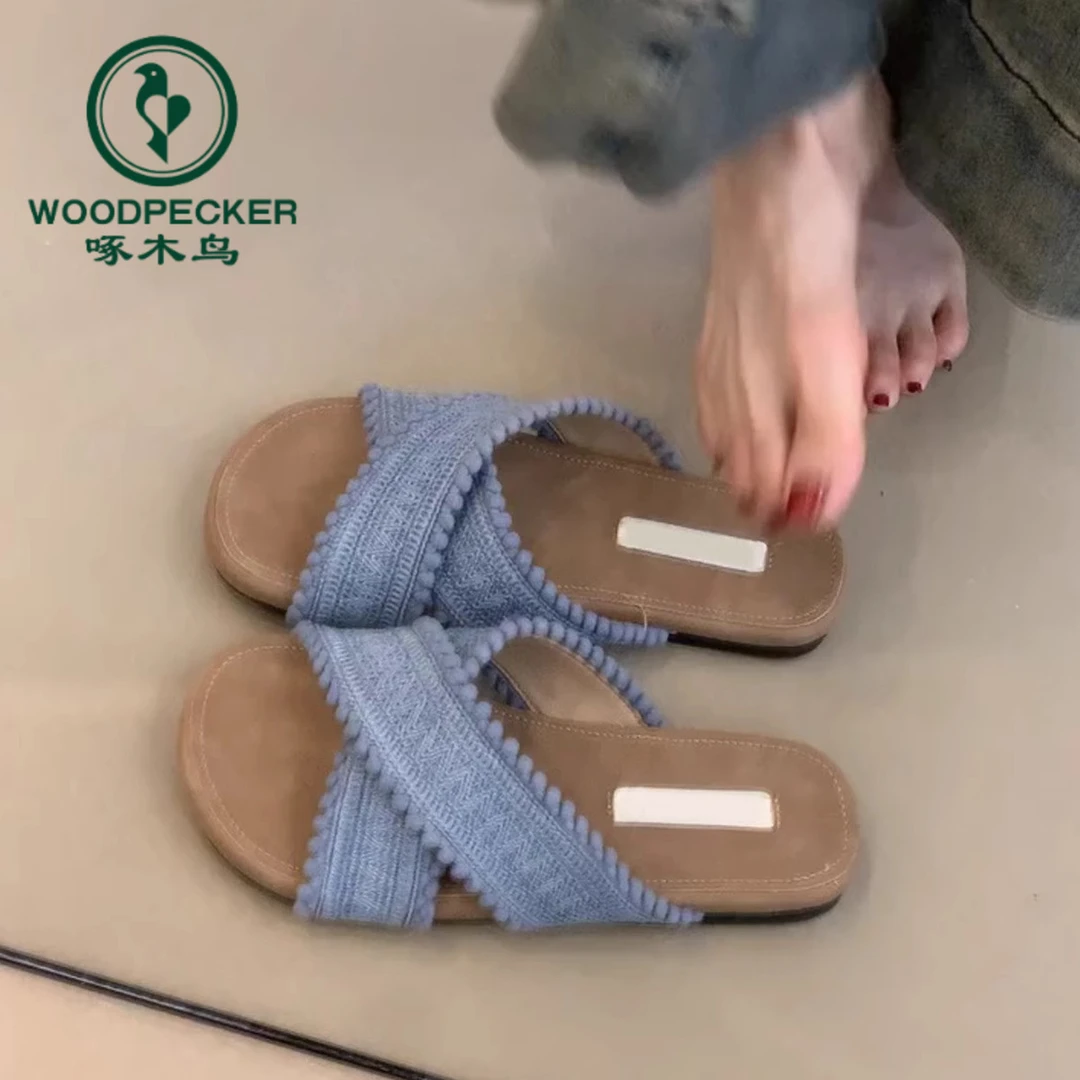 啄木鸟平底交叉带凉拖鞋女外穿海边度假休闲沙滩配裙子一字拖鞋女