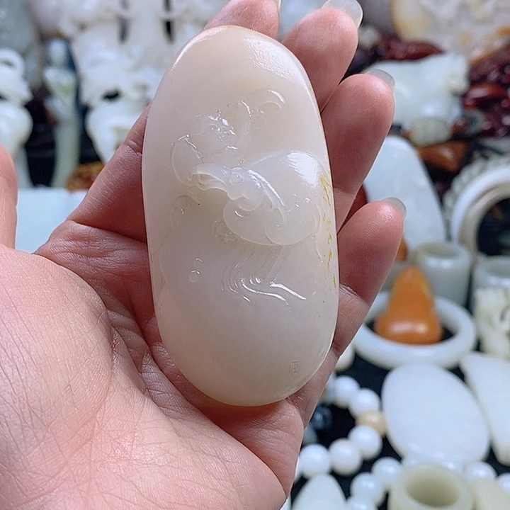 和田玉未镶嵌把件