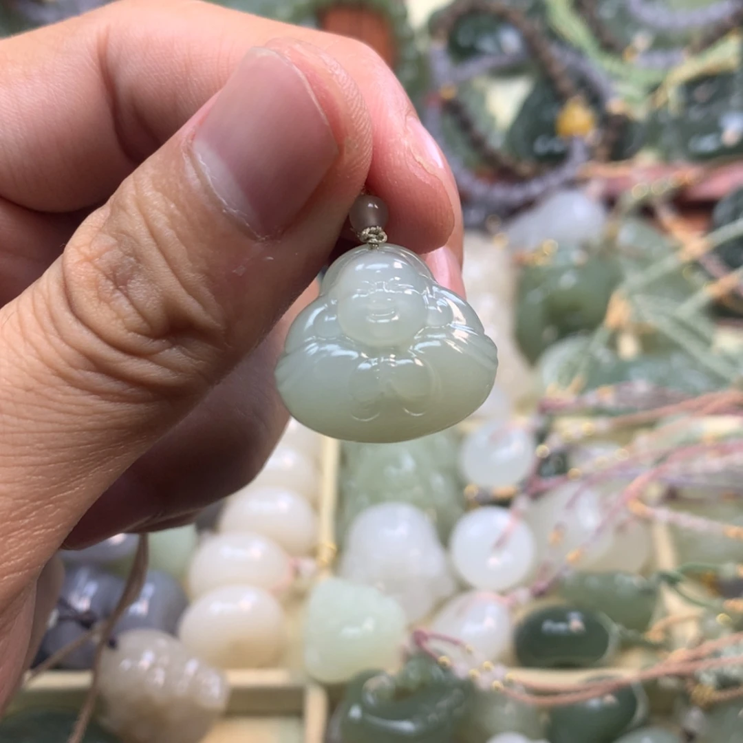 【闪购商品】颈饰未镶嵌和田玉