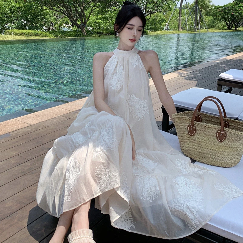 法式温柔风绝美露肩挂脖连衣裙仙女夏季气质公主海边度假沙滩长裙