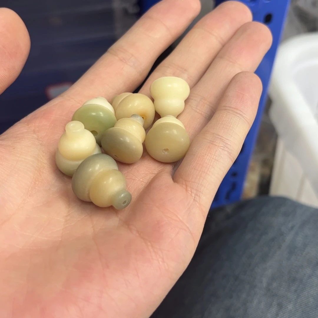 【闪购商品】白玉菩提吊坠z16/10+1颗微瑕