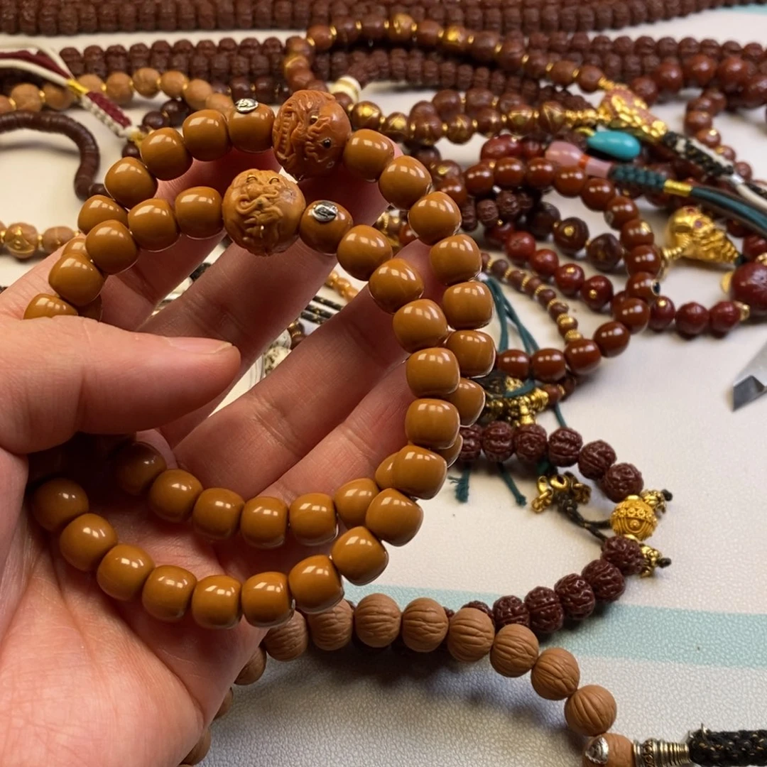 猴头核桃吊坠。。。。。。。。。。。。