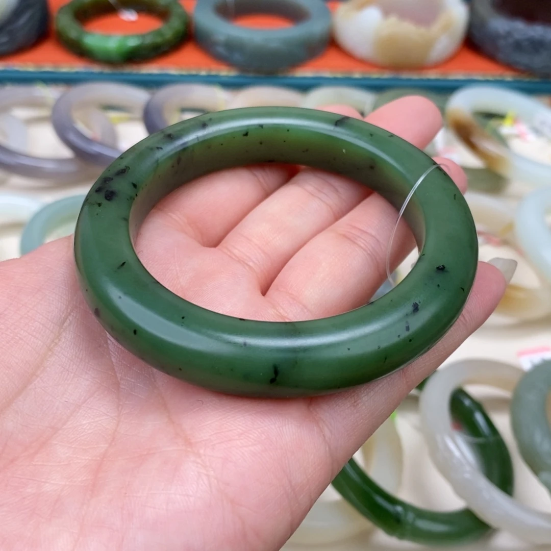 和田玉手镯未镶嵌55.8碧籽