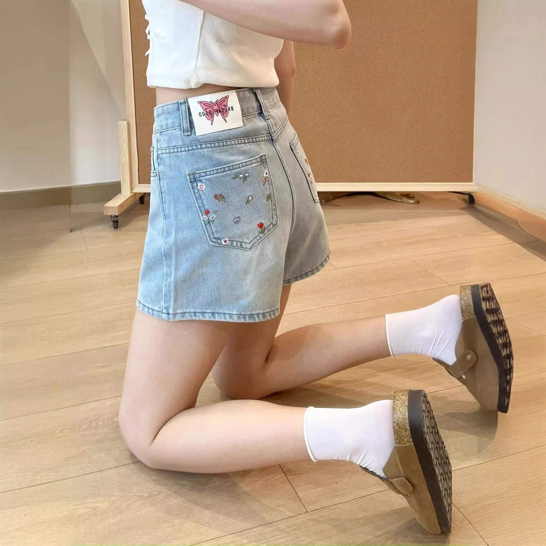 甜辣妹刺绣碎花a字牛仔短裤女夏季新款设计感小众百搭显瘦热裤子