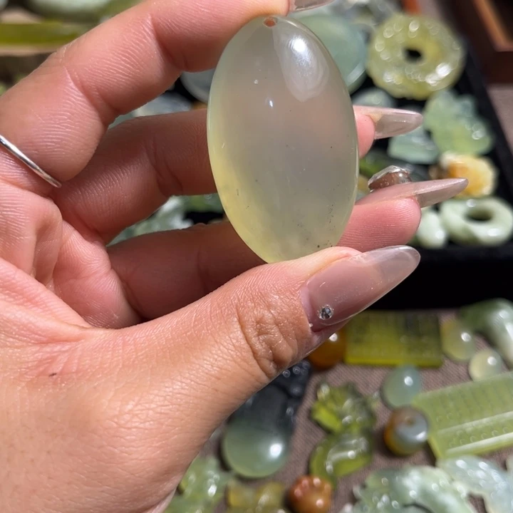 蛇纹石玉合金颈饰