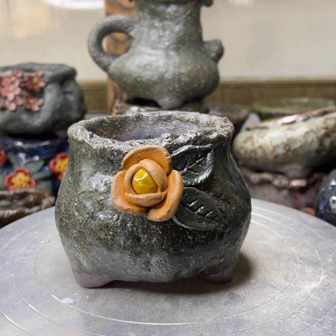 红陶粗砂陶瓷花盆