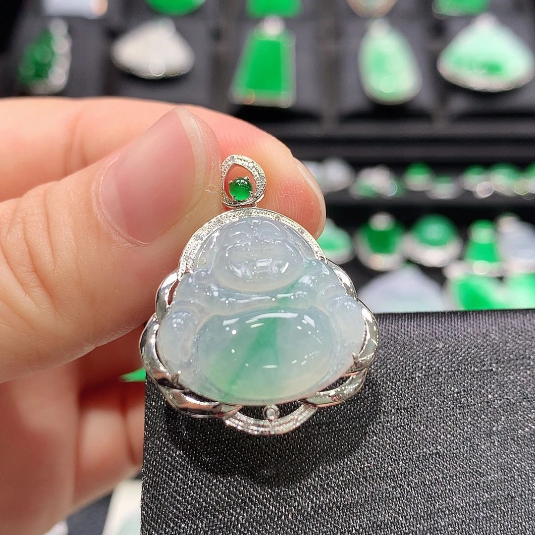 翡翠18K金镶嵌颈饰佛公