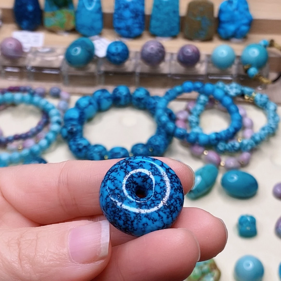 绿松石未镶嵌珠宝奇石