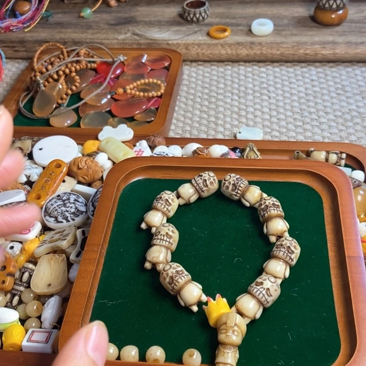 无****1配饰驼骨雕刻阿呆一起