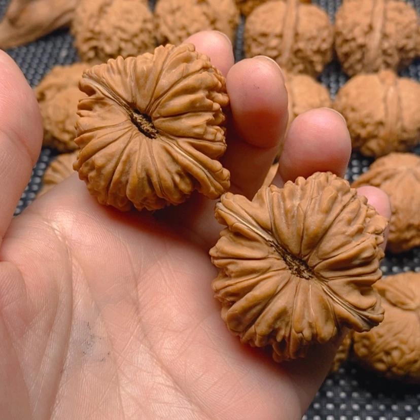 【闪购商品】文玩核桃吊坠喜**安核桃